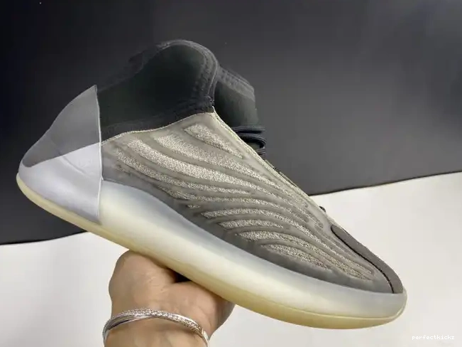 Barium Quantum Yeezy Adidas H68771 0611